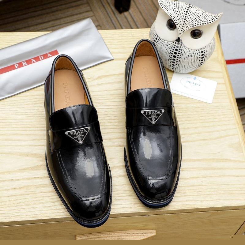 Pra*a leather shoes